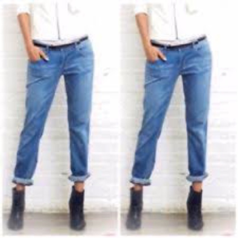 Classic Women's Blue Jeans - Casual Straight Leg